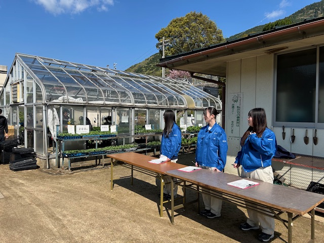 夏野菜販売　生徒